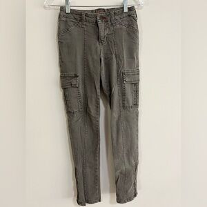 Worn Brand Skinny Cargo Jeans. Excellent Condition. Size 25